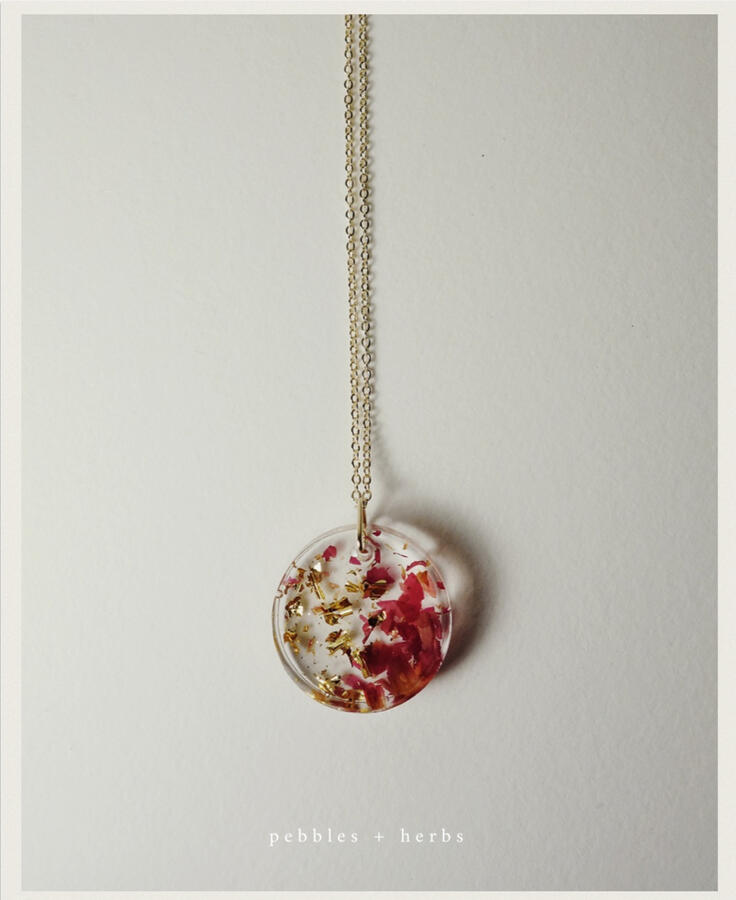 sprinkled rose necklace